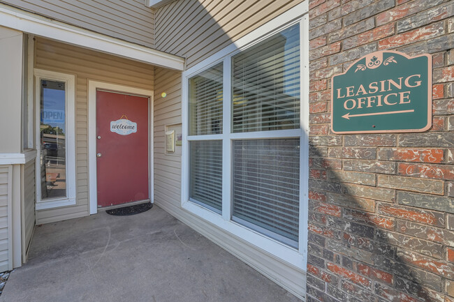 Raintree Apartments in Wichita Falls, TX - Building Photo - Building Photo