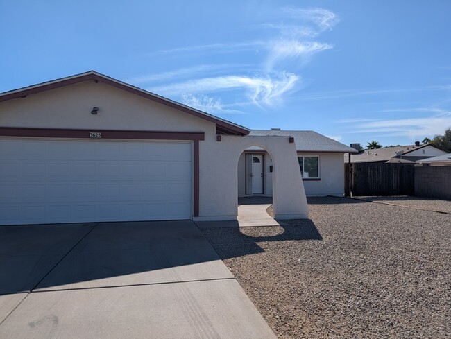 3625 W Caribbean Ln in Phoenix, AZ - Building Photo - Building Photo