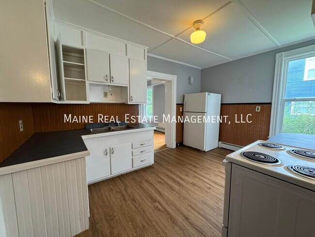 9 Summer St in Waterville, ME - Building Photo - Building Photo
