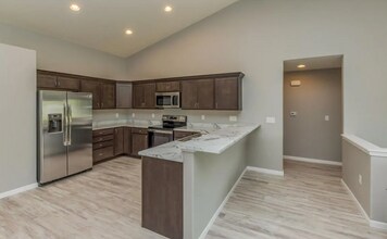 3034 Sherwood Dr, Unit 3034 in Marion, IA - Foto de edificio - Building Photo