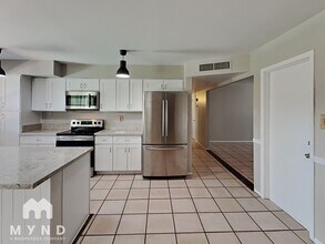 537 E Laguna Dr in Tempe, AZ - Building Photo - Building Photo