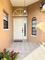 1503 Overland Dr in Spring Hill, FL - Building Photo