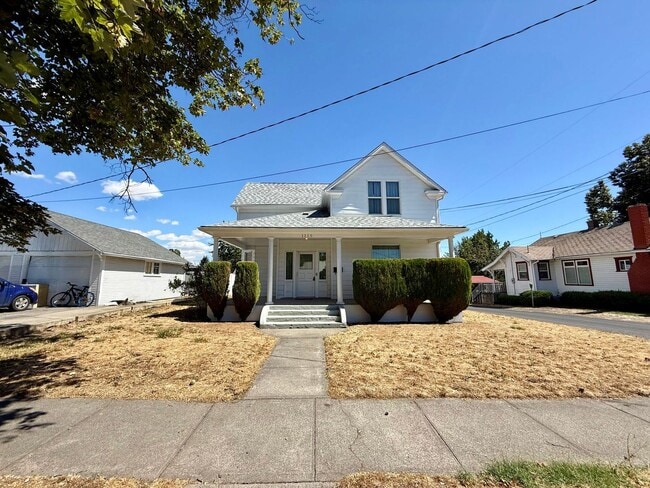 property at 1115 12th St