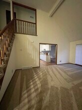 1103 NW Porter Ct in Blue Springs, MO - Building Photo - Building Photo