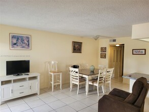 207 Windsor I in West Palm Beach, FL - Building Photo - Building Photo