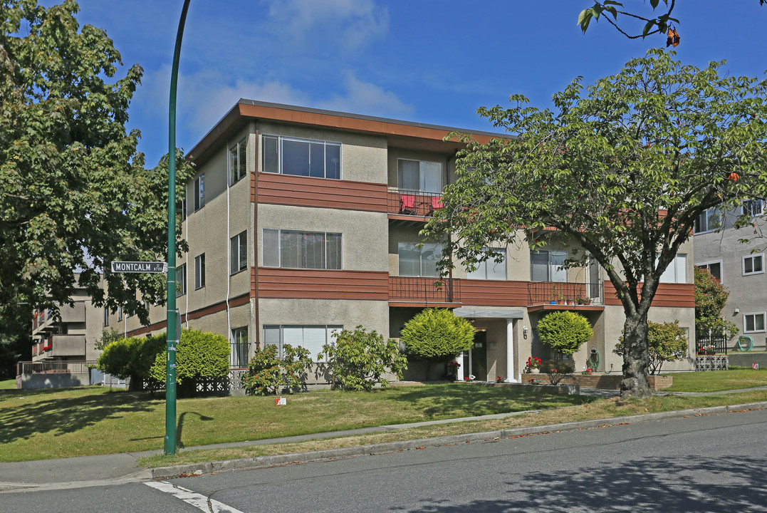 8777 Montcalm St in Vancouver, BC - Building Photo