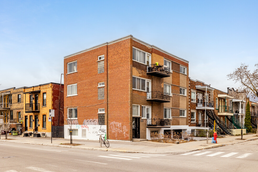 6200 De Bordeaux Rue in Montréal, QC - Building Photo