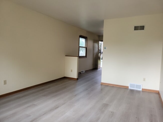 5028 46th Ave in Kenosha, WI - Building Photo - Building Photo