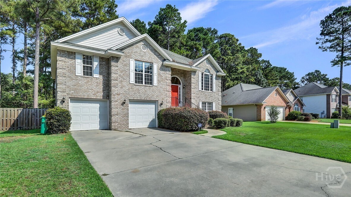 422 Copper Creek Cir in Pooler, GA - Building Photo