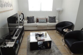 8899 NW 107 Ct in Doral, FL - Building Photo - Building Photo