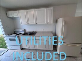 2131 Washington St NE in Palm Bay, FL - Building Photo