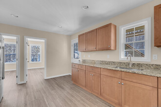 10 Rimmondale St in Seymour, CT - Building Photo - Building Photo