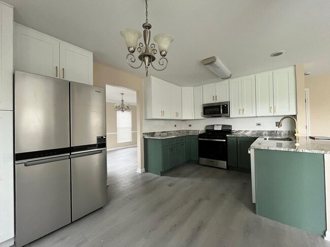 468 Columbine Ln in Bolingbrook, IL - Building Photo - Building Photo