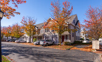 Village Estate Condo in Malden, MA - Foto de edificio - Building Photo