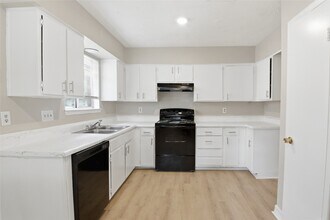 4919 Hickorygate Dr in Spring, TX - Building Photo - Building Photo