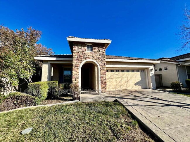property at 1843 Dawnelle Way