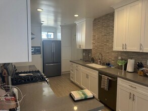 3002 Manhattan Ave in Glendale, CA - Building Photo - Building Photo
