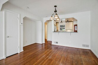 4121 Arkansas Ave NW in Washington, DC - Foto de edificio - Building Photo
