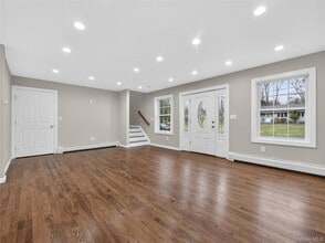 36 Windmill Ln in New City, NY - Building Photo - Building Photo