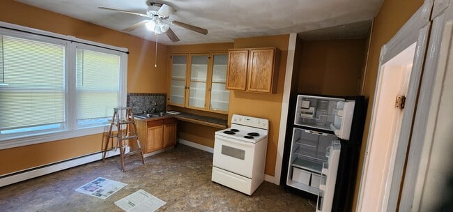 65 Boyd St, Unit 1 floor rear in Providence, RI - Foto de edificio - Building Photo