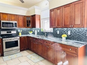 11210 Scotchwood Dr in Riverview, FL - Building Photo - Building Photo