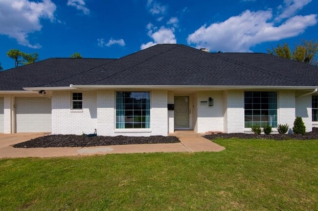 3025 Regency Ct in Oklahoma City, OK - Building Photo - Building Photo