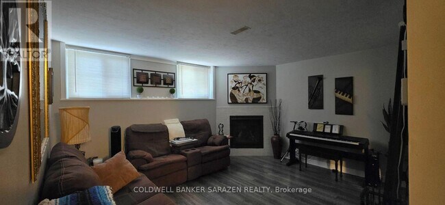 2707 Priscilla St in Ottawa, ON - Building Photo - Building Photo