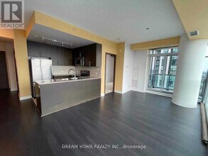 3985-3985 Grand Park Dr in Mississauga, ON - Building Photo - Building Photo
