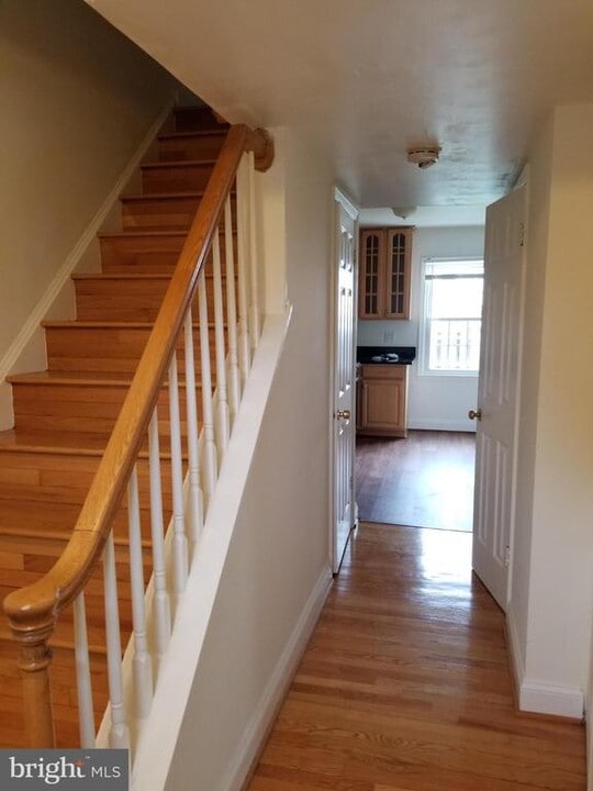 5467 Lighthouse Ln in Burke, VA - Building Photo