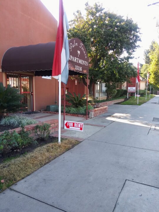 15116 Parthenia St in Los Angeles, CA - Building Photo