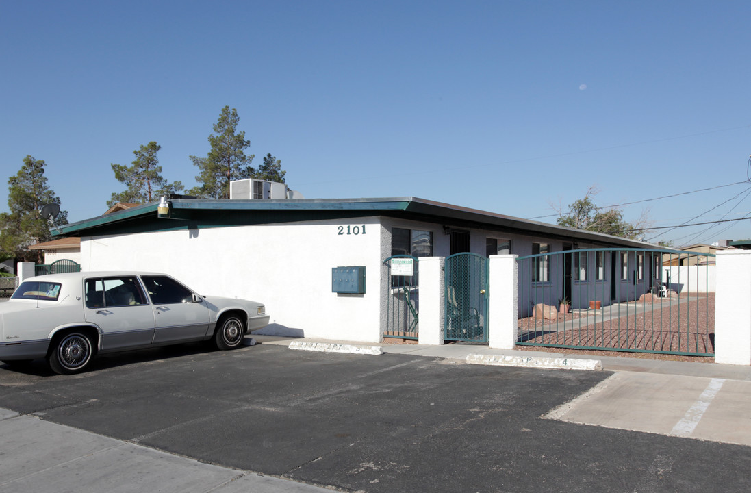 2101-2107 Statz St in North Las Vegas, NV - Building Photo