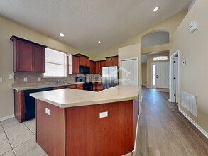 2821 Sand Arbor Cir in Orlando, FL - Building Photo - Building Photo