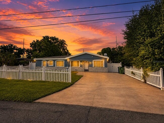 property at 1915 W Orient St