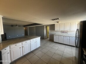 12417 W Varney Rd in El Mirage, AZ - Building Photo - Building Photo