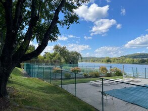 12 Boulevard Dr in Danbury, CT - Building Photo - Building Photo