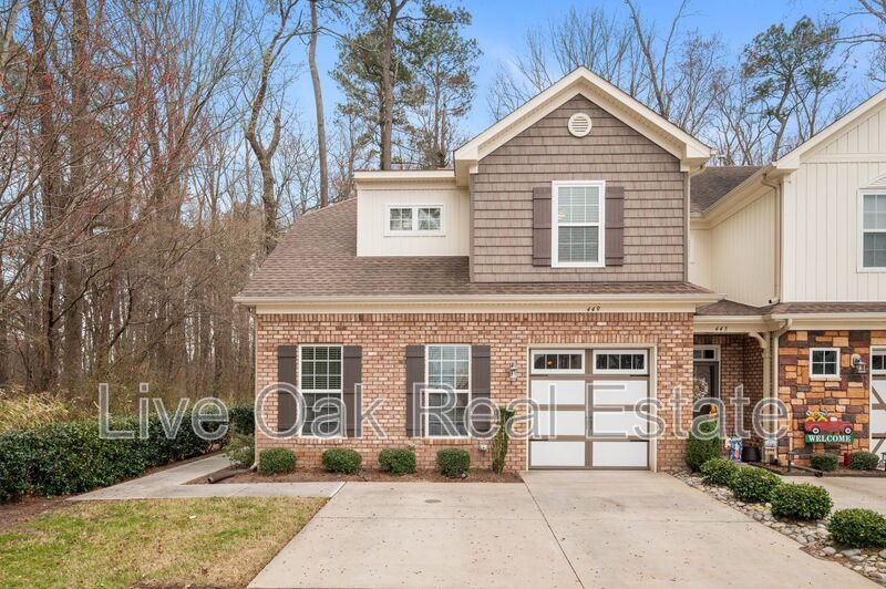 449 Green Meadow Dr in Chesapeake, VA - Foto de edificio