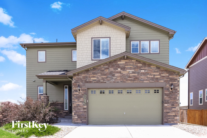 2215 Summerhill Dr in Castle Rock, CO - Building Photo