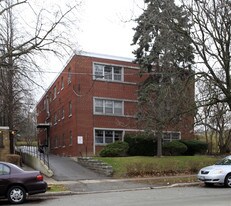 318 The Kingsway in Toronto, ON - Building Photo