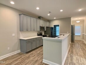 672 Barneswyck Dr in Fuquay Varina, NC - Building Photo - Building Photo