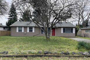 7020 87th St SW in Lakewood, WA - Building Photo