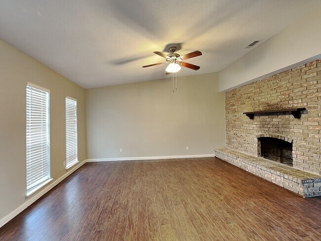 7512 Parkwood Ln in Fort Worth, TX - Building Photo - Building Photo