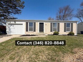 2243 Bolton St in St. Charles, MO - Building Photo