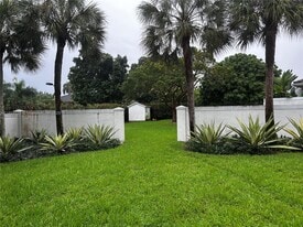 7630 SW 73rd Pl in Miami, FL - Building Photo