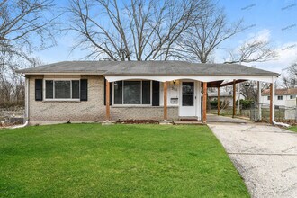 220 Versailles Dr in Florissant, MO - Building Photo - Building Photo