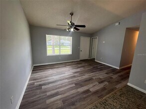23 Richmond Dr in Palm Coast, FL - Foto de edificio - Building Photo