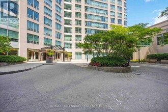 942-942 Yonge St in Toronto, ON - Building Photo - Building Photo