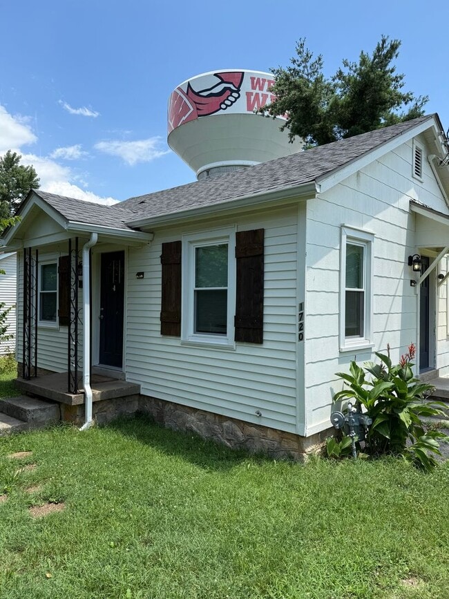 property at 1720 Johnson Dr