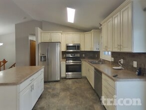 3967 156th St W in Rosemount, MN - Foto de edificio - Building Photo