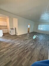 463 W Ramona Dr, Unit Front Duplex in Rialto, CA - Foto de edificio - Building Photo