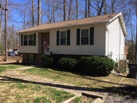 11964 Pine Trail in Lusby, MD - Building Photo